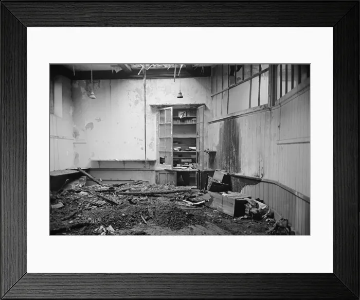 Framed Print : Ruins of Westminster School, London, Circa 1940 Framed Print : Ruins of Westminster School, London, Circa 1940
