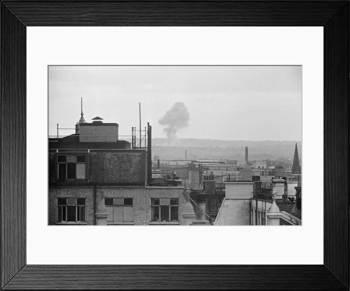 Framed Print : V1 (Robotplane) explosion seen from Daily Mirror Offices, Fetter Lane, London