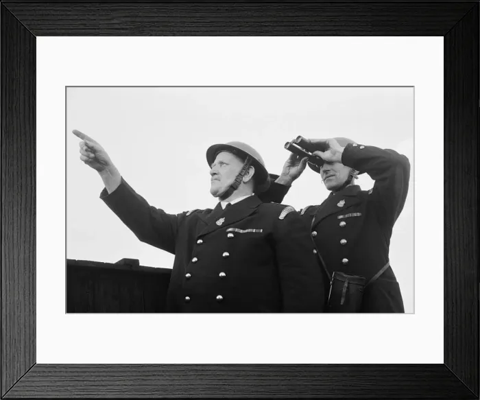 Framed Print : Spotters Sam Sprawson (pointing) and Reg Parsons (with glasses) on a Mayfair roof Framed Print : Spotters Sam Sprawson (pointing) and Reg Parsons (with glasses) on a Mayfair roof