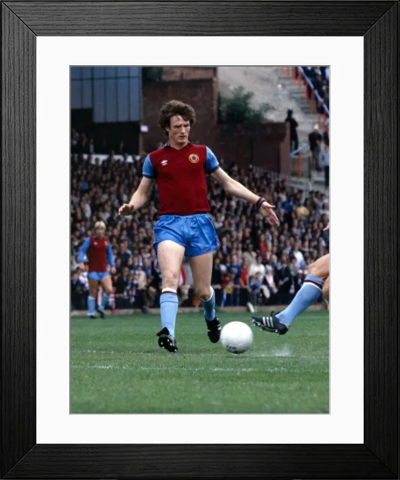 Framed Print : Crystal Palace v Aston Villa - September 1980 Football Player of Aston Villa - in Framed Print : Crystal Palace v Aston Villa - September 1980 Football Player of Aston Villa - in