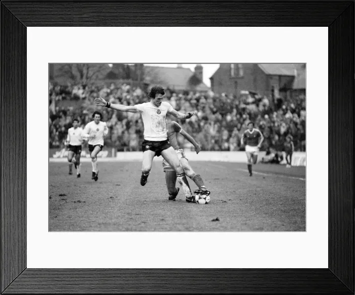 Framed Print : English League Division One match at the City Ground. Nottingham Forest 1 v Aston Framed Print : English League Division One match at the City Ground. Nottingham Forest 1 v Aston