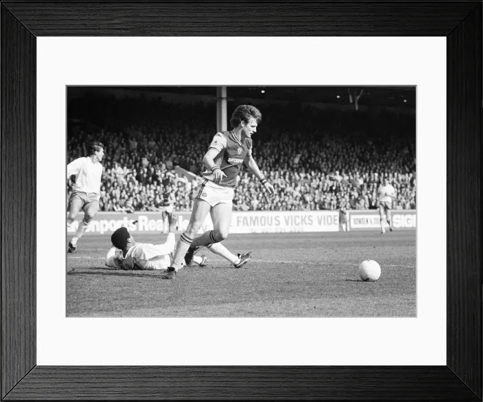 Framed Print : English League Division One match at Villa Park. Aston Villa 1 v Birmingham City 0 Framed Print : English League Division One match at Villa Park. Aston Villa 1 v Birmingham City 0