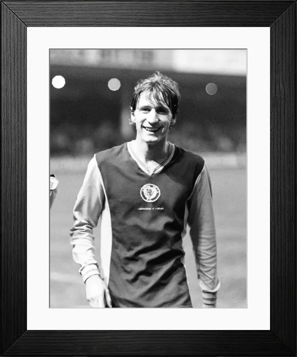 Framed Print : English League Division One match at Villa Park. Aston Villa 4 v Tottenham Hostpur Framed Print : English League Division One match at Villa Park. Aston Villa 4 v Tottenham Hostpur