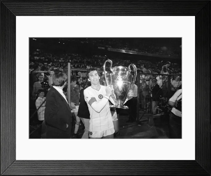 Framed Print : European Cup Final at De Kuip Staium in Rotterdam. Aston Villa 1 v Bayern Munich 0 Framed Print : European Cup Final at De Kuip Staium in Rotterdam. Aston Villa 1 v Bayern Munich 0