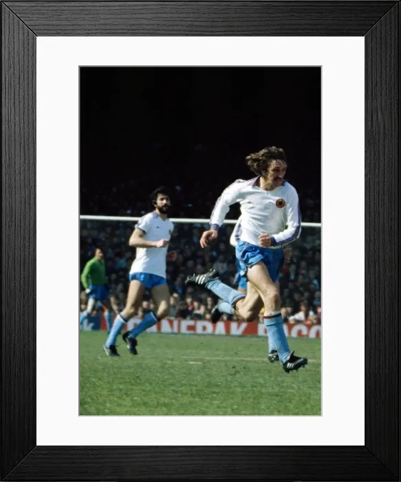 Framed Print : D Bremner - May 1981 Football Player of Aston Villa v Arsenal Framed Print : D Bremner - May 1981 Football Player of Aston Villa v Arsenal