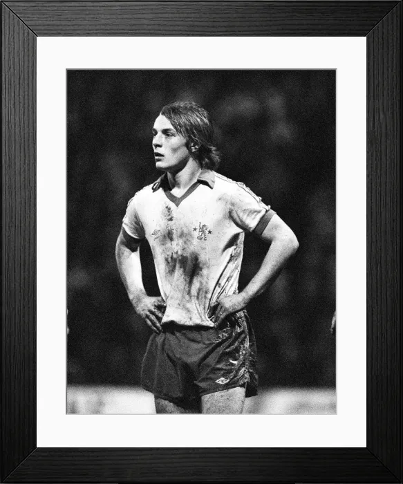 Framed Print : English League Division Two match at Loftus Road. Queens Park Rangers 2 v Chelsea 2 Framed Print : English League Division Two match at Loftus Road. Queens Park Rangers 2 v Chelsea 2