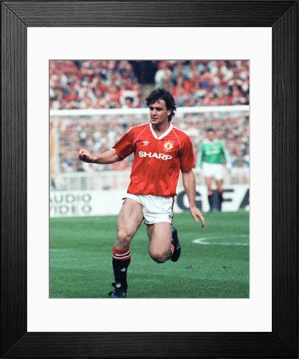Framed Print : FA Cup Final Replay at Wembley Stadium. Manchester United 1 v Crystal Palace 0
