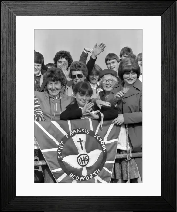 Framed Print : Pope John Paull IIs visit to Coventry Airport for a mid-morning mass Framed Print : Pope John Paull IIs visit to Coventry Airport for a mid-morning mass