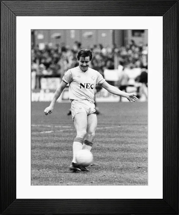 Framed Print : FA Cup Fifth Round match at Plough Lane. Wimbledon 3 v Everton 1 Framed Print : FA Cup Fifth Round match at Plough Lane. Wimbledon 3 v Everton 1