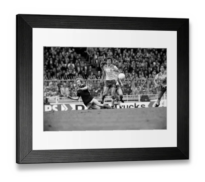 Framed Print : Football Home Internationals 1980  /  81 Season England v Scotland, Wembley
