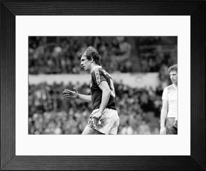 Framed Print : Football Home Internationals 1980  /  81 Season England v Scotland, Wembley