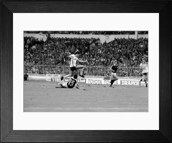 Framed Print : Football Home Internationals 1980 / 81 Season England v Scotland, Wembley Framed Print : Football Home Internationals 1980 / 81 Season England v Scotland, Wembley