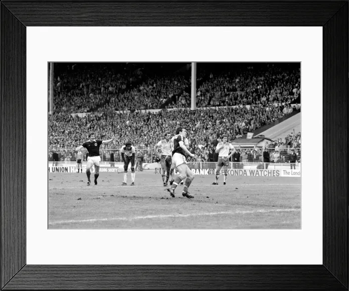 Framed Print : Home Internationals 1980 / 81 Season, England v Scotland at Wembley Framed Print : Home Internationals 1980 / 81 Season, England v Scotland at Wembley