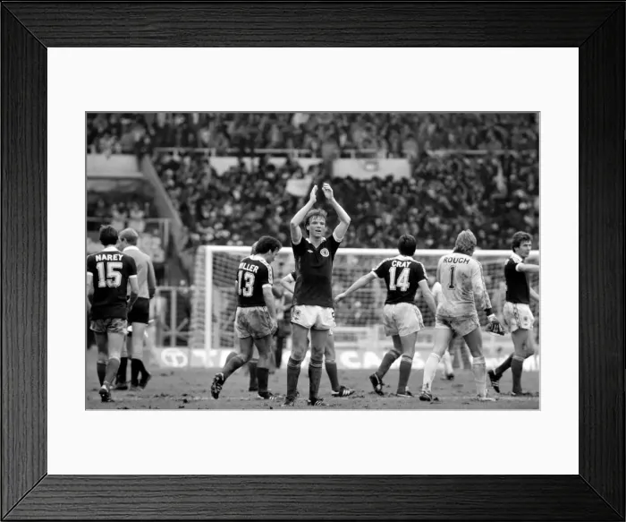 Framed Print : Home Internationals 1980 / 81 Season, England v Scotland at Wembley Framed Print : Home Internationals 1980 / 81 Season, England v Scotland at Wembley