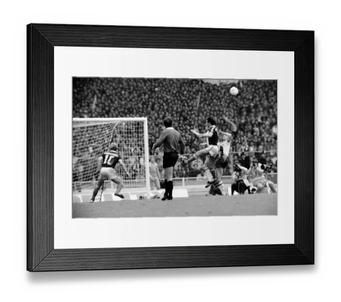 Framed Print : Football Home Internationals 1980  /  81 Season England v Scotland, Wembley