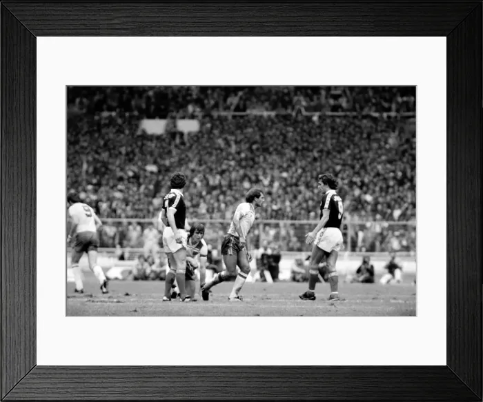 Framed Print : Football Home Internationals 1980 / 81 Season England v Scotland, Wembley Framed Print : Football Home Internationals 1980 / 81 Season England v Scotland, Wembley