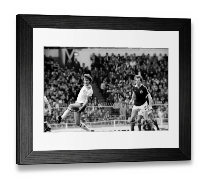 Framed Print : Football Home Internationals 1980 / 81 Season England v Scotland, Wembley Framed Print : Football Home Internationals 1980 / 81 Season England v Scotland, Wembley