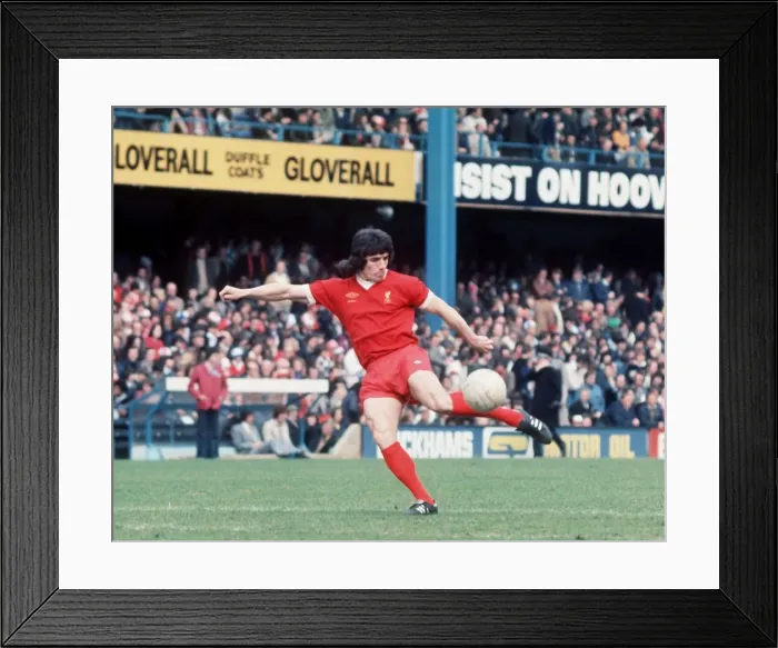 Framed Print : English League Division One match at Loftus Road. Queens Park Rangers 1 v Framed Print : English League Division One match at Loftus Road. Queens Park Rangers 1 v