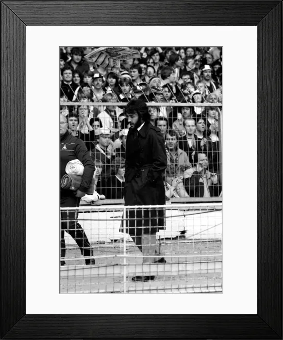 Framed Print : F. A. Cup Final replay at Wembley. Tottenham Hotspur v. Queens Park Rangers Framed Print : F. A. Cup Final replay at Wembley. Tottenham Hotspur v. Queens Park Rangers