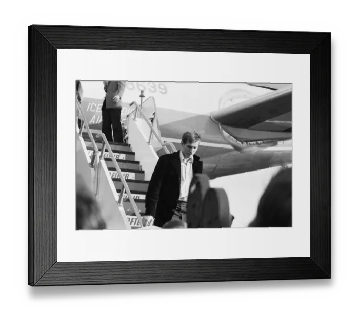 Framed Print : American chess player Bobby Fischer arrives iin Reykjavik Framed Print : American chess player Bobby Fischer arrives iin Reykjavik