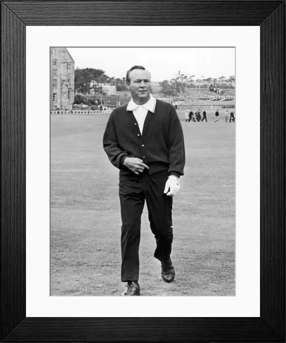 Framed Print : Golfer Arnold Palmer after winning the Bobby Jones award. 3rd February 1971 Framed Print : Golfer Arnold Palmer after winning the Bobby Jones award. 3rd February 1971