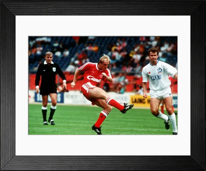 Framed Print : Steve McMahon football in action for Liverpool during the pre-season Makita international