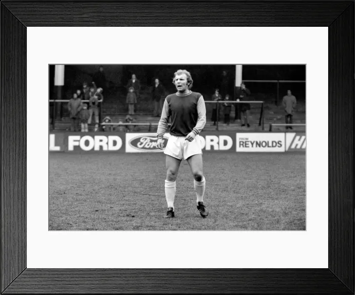 Framed Print : West Ham Footballer: Bobby Moore. March 1974 S74-1531-005 Framed Print : West Ham Footballer: Bobby Moore. March 1974 S74-1531-005
