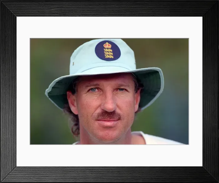 Framed Print : Cricket World Cup 1992 - Australia: Ian Botham. March 1992 DM-1894-397 Framed Print : Cricket World Cup 1992 - Australia: Ian Botham. March 1992 DM-1894-397