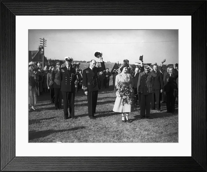 Framed Print : HRH Queen Elizabeth II vistits the Channel Islands June 1949, with the Duke of Edinburgh Framed Print : HRH Queen Elizabeth II vistits the Channel Islands June 1949, with the Duke of Edinburgh