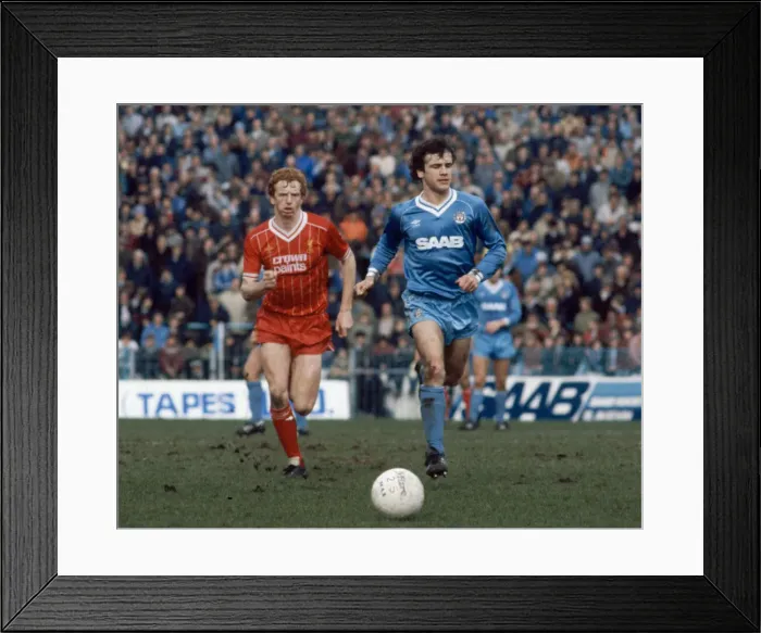 Framed Print : English League Division One match at Maine Road. Manchester City 0 v Liverpool 4 Framed Print : English League Division One match at Maine Road. Manchester City 0 v Liverpool 4