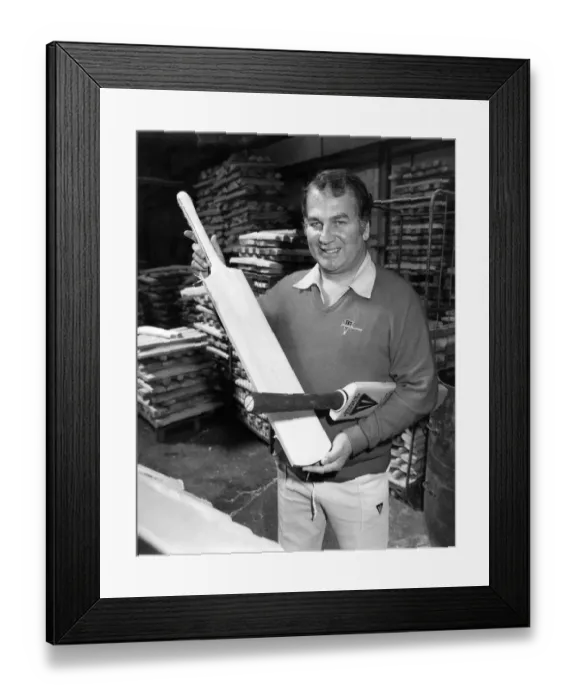 Framed Print : Duncan Fearnley maker of 55. 000 Crickets bats, Worcester. June 1985