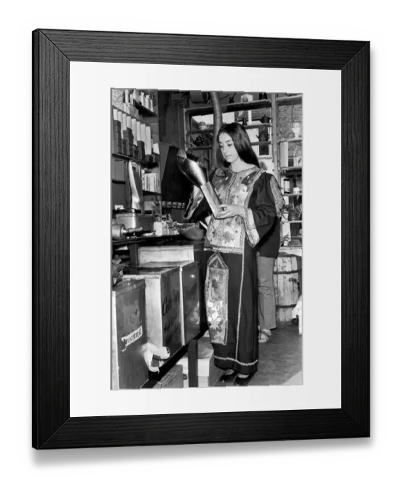 Framed Print : Minnie King, manageress of a Health food shop in Hampstead Framed Print : Minnie King, manageress of a Health food shop in Hampstead