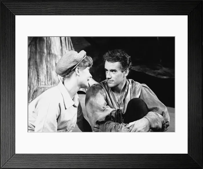 Framed Print : Ian Bannen as Orlando seen here on stage with Vanessa Redgrave as Rosalind in the RSC Framed Print : Ian Bannen as Orlando seen here on stage with Vanessa Redgrave as Rosalind in the RSC