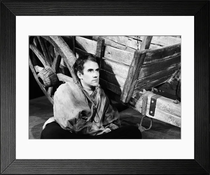 Framed Print : Actor Ian Bannen as Orlando in the RSC production of As You Like It