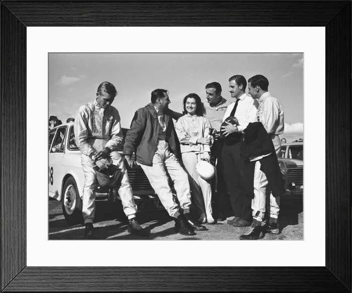 Framed Print : Pictured before the start of the Molyslip trophy race at Snetterton Framed Print : Pictured before the start of the Molyslip trophy race at Snetterton