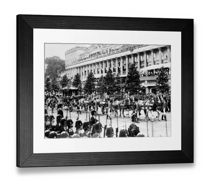 Framed Print : Procession through London for the Coronation of George V and Queen Mary Framed Print : Procession through London for the Coronation of George V and Queen Mary