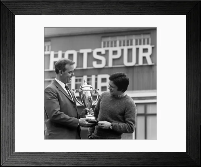Framed Print : Spurs coach Pat Welton with Steve Perryman, 4th February 1971 Framed Print : Spurs coach Pat Welton with Steve Perryman, 4th February 1971