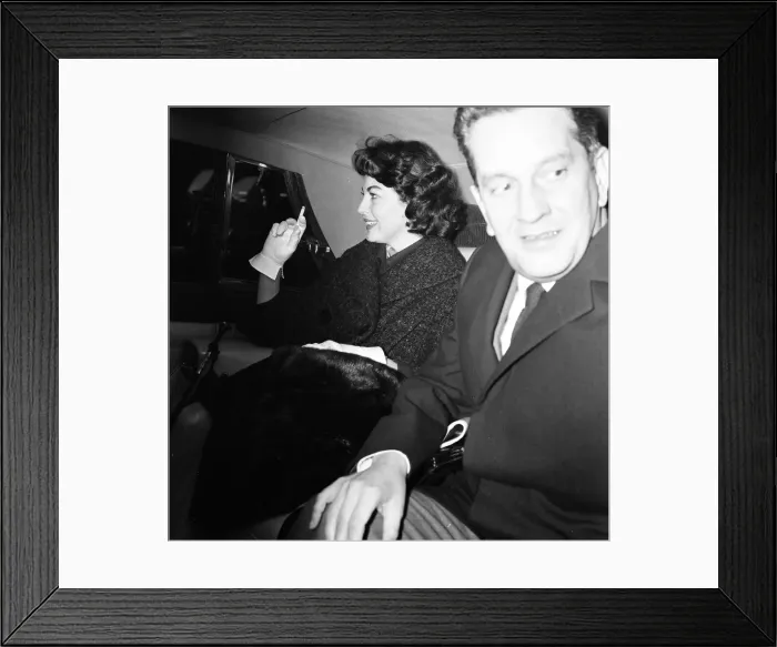 Framed Print : Actress Ava Gardner arrives at London Heathrow Airport, Friday November 14th 1958