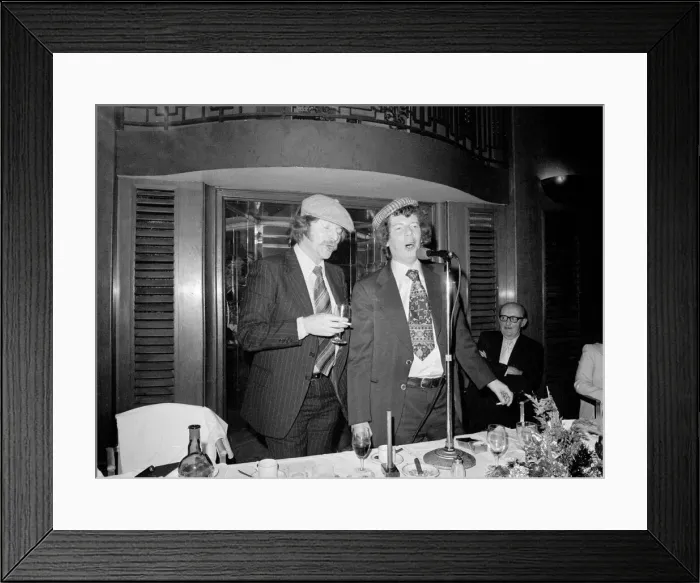 Framed Print : Derek Jameson (right), journalist and broadcaster. Seen here at a Daily Mirror luncheon Framed Print : Derek Jameson (right), journalist and broadcaster. Seen here at a Daily Mirror luncheon