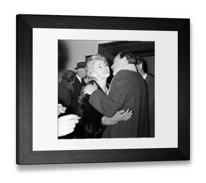 Framed Print : Actress Zsa Zsa Gabor & actor Trevor Howard greet one another on arrival at London Framed Print : Actress Zsa Zsa Gabor & actor Trevor Howard greet one another on arrival at London