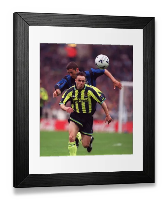Framed Print : Gillinghams Barry Ashby in action in Division Two May 1999 Play off
