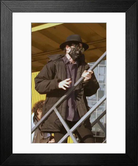Framed Print : Michael Jackson singer boarding Concorde at Heathrow airport in London on his way home to Framed Print : Michael Jackson singer boarding Concorde at Heathrow airport in London on his way home to