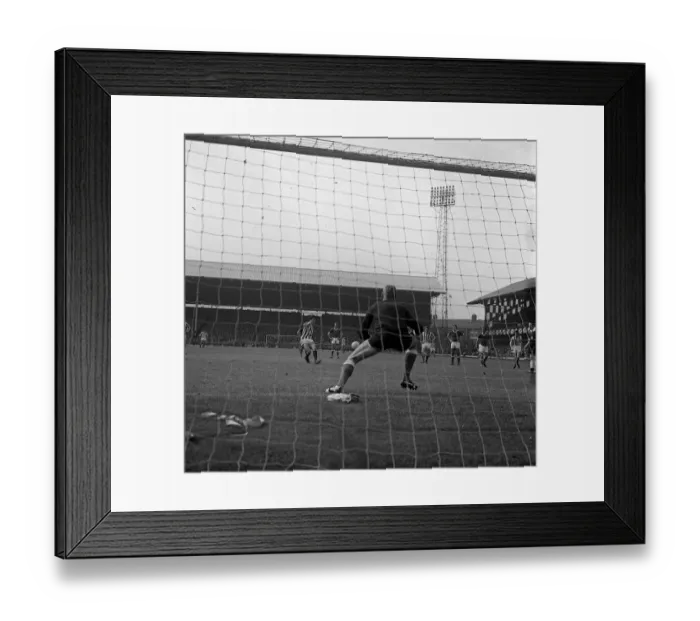 Framed Print : Sunderlands Jim Baxter misses Penalty 17th August 1965 Framed Print : Sunderlands Jim Baxter misses Penalty 17th August 1965