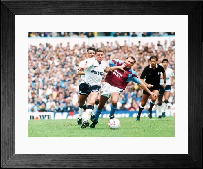 Framed Print : Tottenham Hotspurs footballer Paul Gascoigne marked by Paul Birch of Aston Villa during