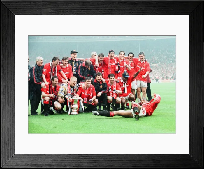 Framed Print : Manchester United v Chelsea FA Cup Final at Wembley Stadium, Saturday 14th May 1994 Framed Print : Manchester United v Chelsea FA Cup Final at Wembley Stadium, Saturday 14th May 1994