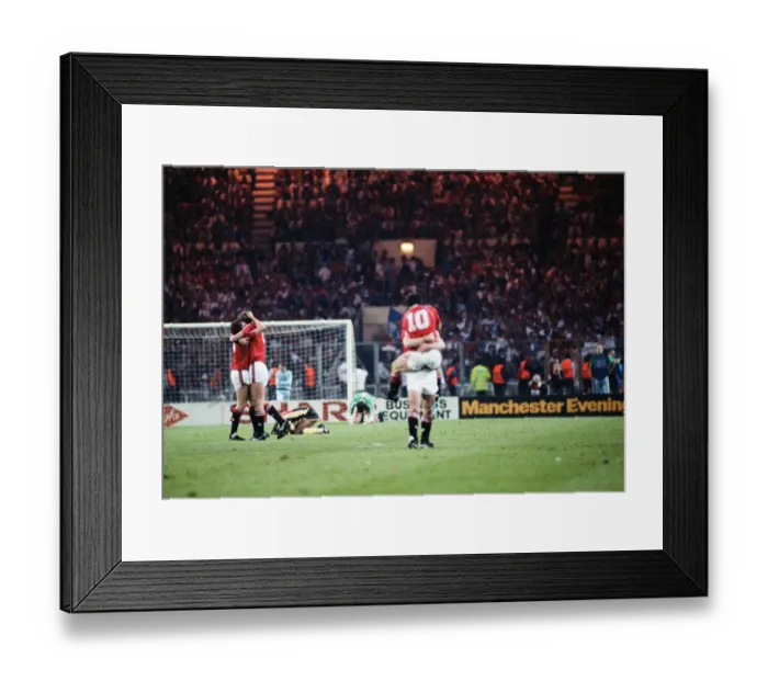 Framed Print : Manchester United v Crystal Palace FA Cup Final Replay at Wembley Stadium Framed Print : Manchester United v Crystal Palace FA Cup Final Replay at Wembley Stadium