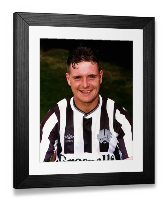 Framed Print : Newcastle United footballer Paul Gascoigne, circa 1987 Framed Print : Newcastle United footballer Paul Gascoigne, circa 1987