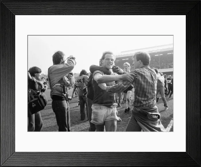 Framed Print : FA Cup Semi Final match at Highbury. Everton 1 v Southampton 0 after extra time Framed Print : FA Cup Semi Final match at Highbury. Everton 1 v Southampton 0 after extra time