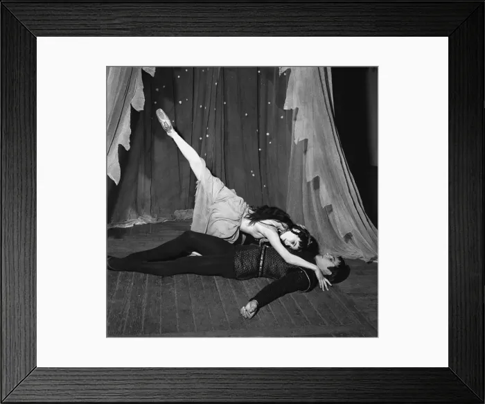 Framed Print : 21 year old ballet dancers Georgina Parkinson on stage at the Royal Opera House in Covent