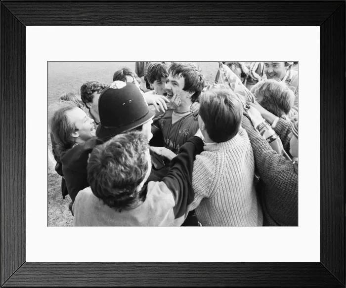 Framed Print : FA Cup Semi Final match at Highbury. Everton 1 v Southampton 0 after extra time Framed Print : FA Cup Semi Final match at Highbury. Everton 1 v Southampton 0 after extra time